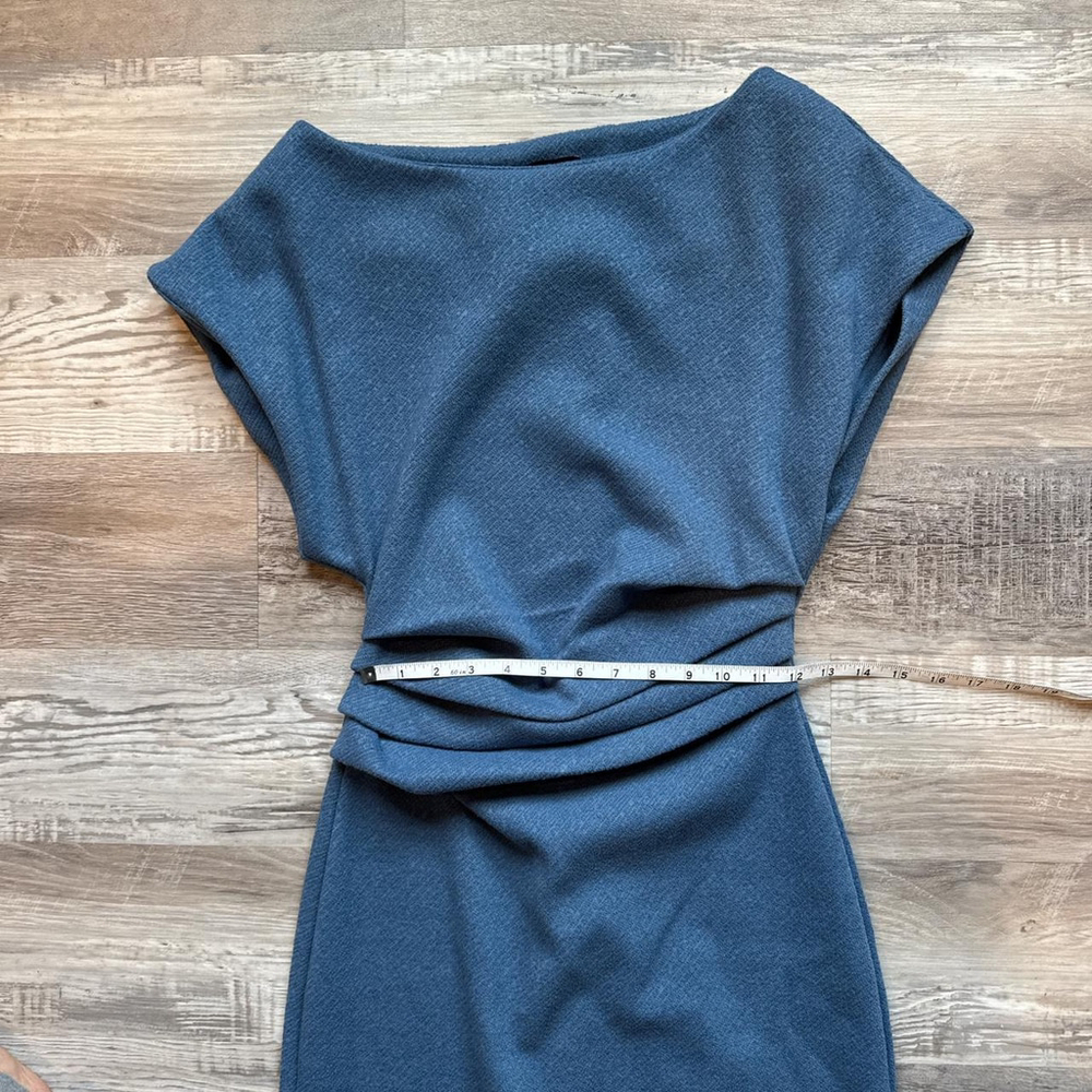 dresses - Picture 6 of 9